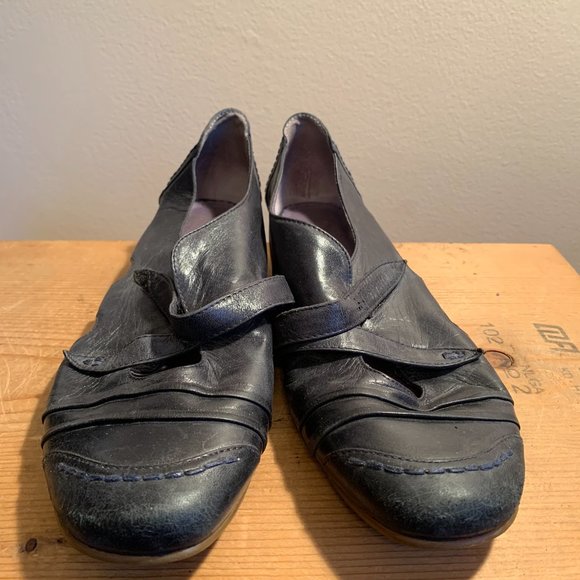 Canal Grande Blue Leather Flats - Picture 3 of 4